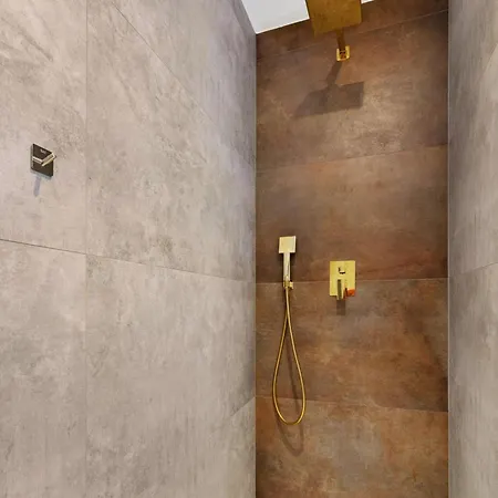 Retro Luxury 1br * Pozsony